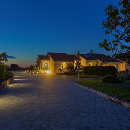 Holiday Home Elegant Vrh  Exterior foto